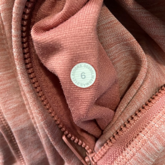 Lululemon Athletic Hooded Define
Jacket Nulu Heathered Brier Rose - Picture 9 of 10